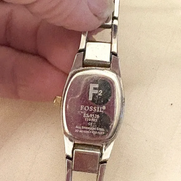 W1 WOMAN'S FOSSIL F2 ES9525 STAINLESS STEEEL-GOLD TONE  30M WATCH 5066 - Picture 10 of 15
